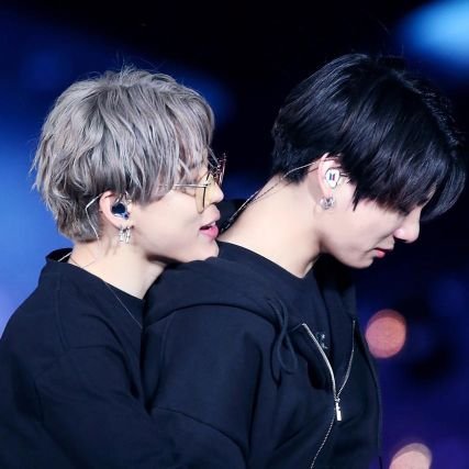 divulgação de histórias de Park Jimin e Jeon Jungkook
                       _______________________________________| JIKOOK |