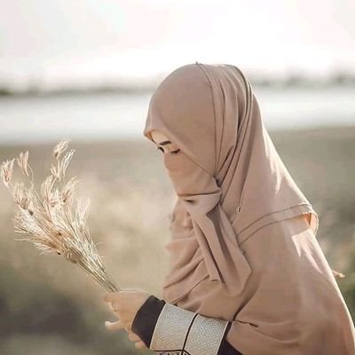 u_selfi's profile picture. Jangan kamu merasa bangga dengan kecantikkanmu sehingga kamu dikejar jutaan laki-laki