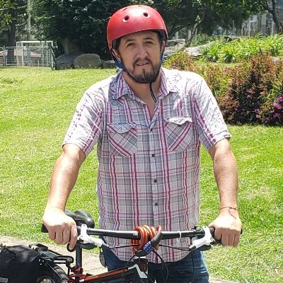 diegopuentec's profile picture. "La bici no tiene reversa". Si Manabí es mi cuna, Quito me quita el sueño.