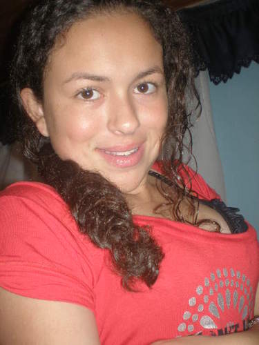 Menina 16 anos, aquáriana, paciente e alegria é o que não falta!!!