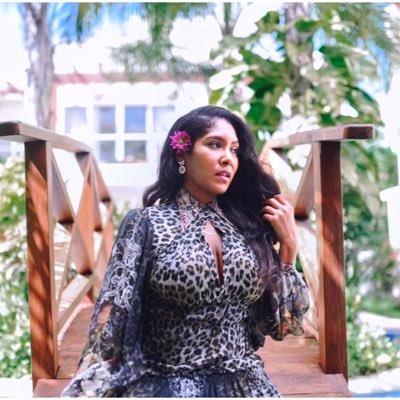 ITGrlLisaSimone's profile picture. Kingston born. DC bred. Pitt Alum. Media. Communications. Marketing. IG: badgallili5 #plantbased🌱