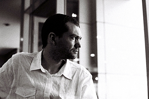 alanbaynes's profile picture. ...like a button