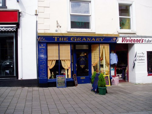 Welcome to 'The Granary' in Wadebridge, North Cornwall. Come and have a cornish breakfast, lunch, or evening meal, cooked with local produce. Why not pop in?