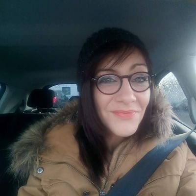 😍salut moi c'est Lara je suis infirmiere j'habite en France,Roubaix🎼