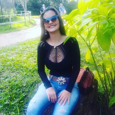 AlineDiasCh's profile picture. 