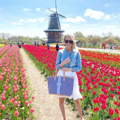 coastal travel, nautical interiors, preppy fashion. lifestyle blogger, home renovation, pharma rep, and boy mama based in the mitten state.