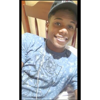 Uelisso23206977's profile picture. saber que temporais são temporários,  é o que me faz desistir de desistir...