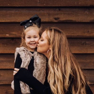 AlyssaHemberger's profile picture. Cool Mom. Sephora Girl. Feyoncè.