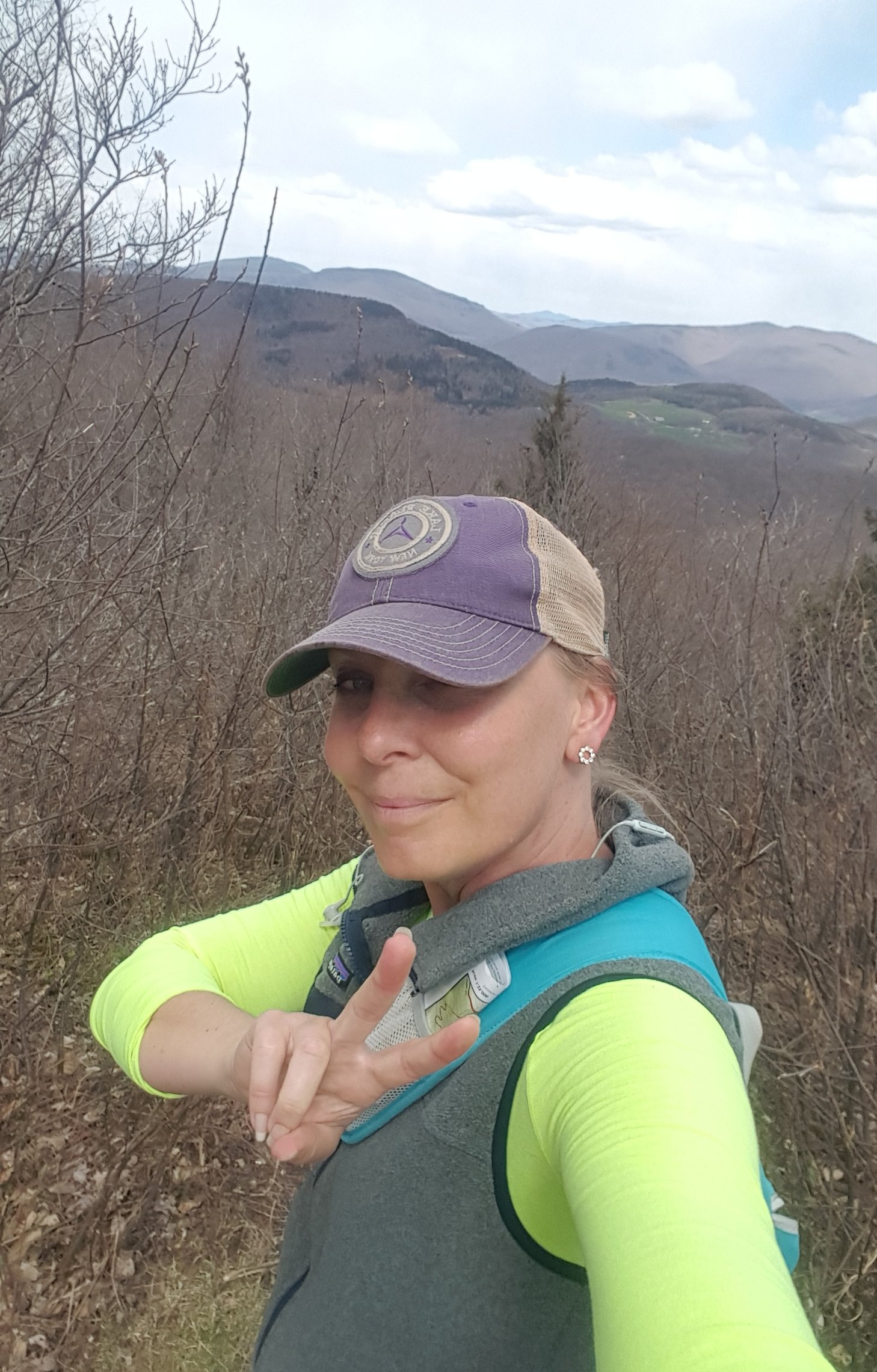 ny2vt2ski's profile picture. #dmbfan #momof3 #carpediem #skier #runner #hiker #loveroflife IG acct: allfab3