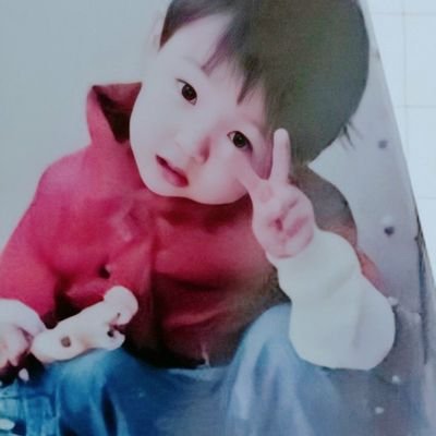 Octocrylene88's profile picture. 뷔