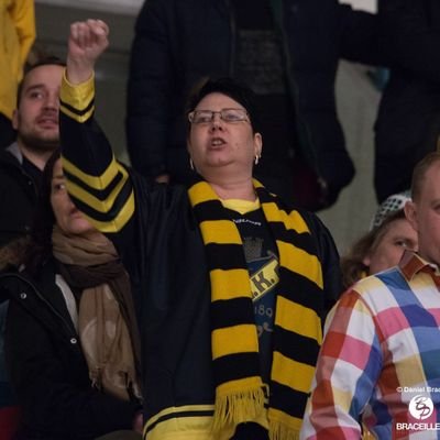 kittym0n's profile picture. Livet är inget nöjesfält. Har en stor passion för hockey och framför allt mina svart/gula iskrigare i AIK. Har svart bälte i shopping och dricker champagne.