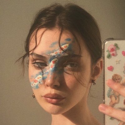 voldesmores's profile picture. a 17-year-old broke senior high school student's giveaway account #JanielGANG