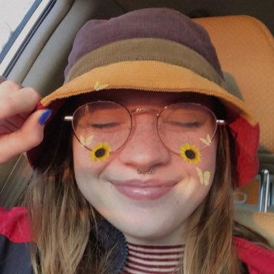 EmilyThomsen10's profile picture. 