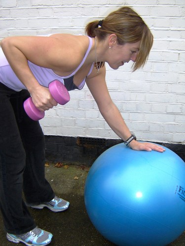 I'm an experienced and enthusiastic mobile Personal Trainer (Berks/Bucks) and Buggyfit instructor (Maidenhead/Marlow) who gets results!