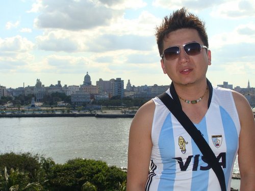 Creo que para los que me conocen no hay mucho q hablar de mi y para los que no me conocen ,, un chiko tranquilo de buenos sentimientos.