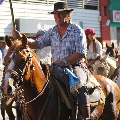 Feliz y orgulloso de acompañar al presidente de a caballo y formar parte del Rio de Esperanza