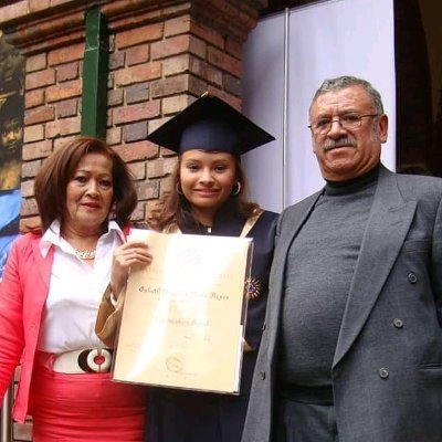 Comunicadora Social - USTA - Y pues por lo demás debe Conocerme para dar cualquier Opinión de mí.
¡¡Qué Vivan los Animales y el Medio Ambiente!!
