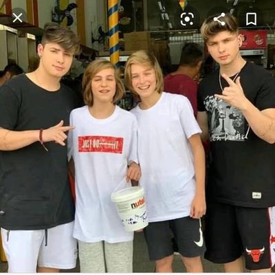 FDosBertiedosl1's profile picture. Amo os Berti
Amo os leal 
Eu nunca vou esquecer deles eles é minha vida...Meu tudo @lucasberti @brunoberti @vinileal09 @felipeleal04 amo muito e não manda msg♥️