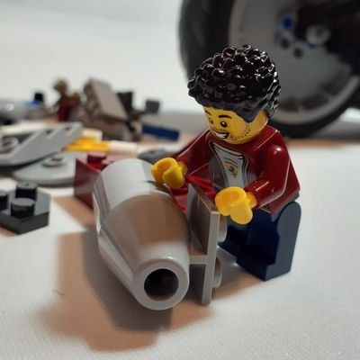色々なレゴにチャレンジしていきたいと思います！レゴ好きな方は仲良くしてください！