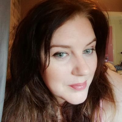 Jules 🔮♓ mum of one master of none. 💋
🛍️ Vinted Addict 🛍️ https://t.co/mc1vKZmwT2
#pnd #mentalheath ☮️ 💗🌈