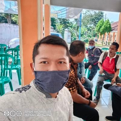 membahagiakan keluarga