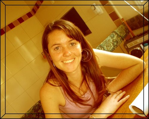 ALEGRIA! Essa é a palavra de ordem para quem aprende que a felicidade não está no fim do caminho, a felicidade É o caminho...