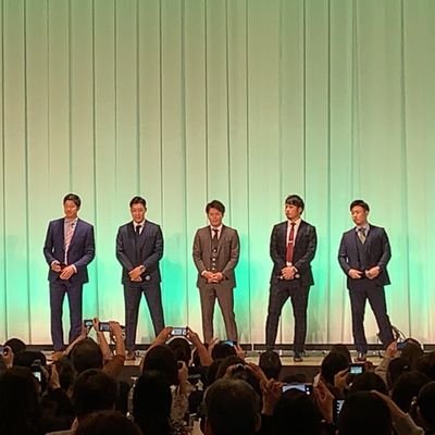 イベント事業
スポーツ選手マネジメント業！

       特にタイガースのイベントが多く手掛けてます。

    野球好きな方と繋がっていければ嬉しいです⚾




アスリート、アーティスト、タレントのイベント(トークショー、講演会、学園祭 他)なども開催しています❗