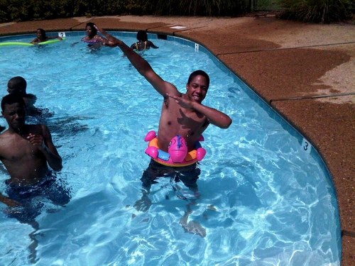 bwell31's profile picture. Always shocked by the world's irrational confidence but here for the celebration.