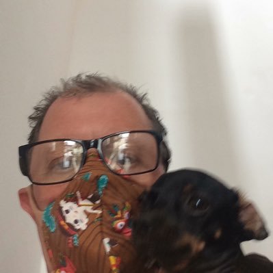 Pai, católico , apaixonado pelo Brasil e pela Família...micro empresário,,,gaúcho de nascimento, bahiano de coração, gremista e Padeiro vegano,, direita sempre