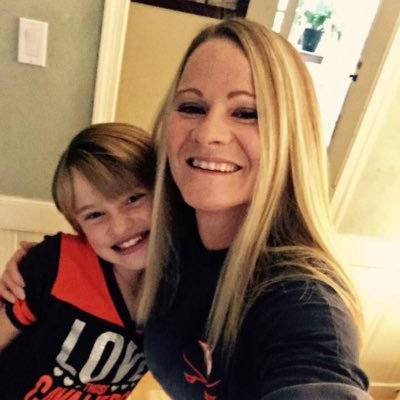 wife, mother, teacher, author of Resistant: A World Divided: https://t.co/EGE5kO9nC3