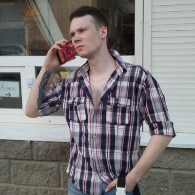 GuyWithProvince's profile picture. Сраный питон, падкий на всё (почти на всё)