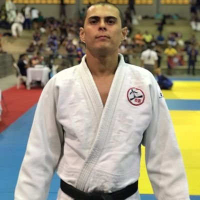 🥋⛩ Black Belt Judô -Sampaio Dojô
💪🏼📚 Physical Education Graduating - Ceará State University(UECE)