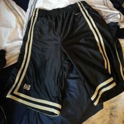 Shiny basketball gear. Tight spandex. Sneakers. Gear for sale. https://t.co/1iplGWRidm