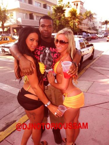 DJNOTORIOUSSAM's profile picture. #PlayDirtyEntertainment
DJ/Entrepreneur ||For Bookings /Music Submit Email Booknotorious@gmail.com || 
Play Dirty Podcast coming soon ||
https://t.co/AH9cwZJW6J