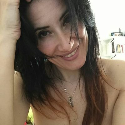 Helene12720421's profile picture. bonjour et bonne journée👄👄