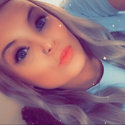 amandaasays_'s profile picture. unbothered