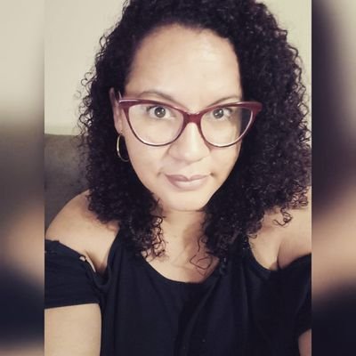 Fã de Metallica, apaixonada pelo Palmeiras, mochileira quando dá e agilista de coração