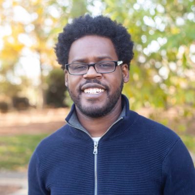 Southwest free alcoholic drink extraordinaire. I tell prophetic tales of big data & hip hop. 1/2 of @WeLeaveYouThis podcast. 1st documented case of #fawnaphobia