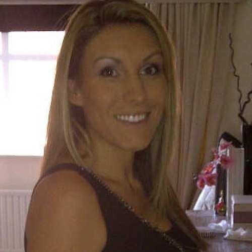 Partner of @mhilly6 . Specialises in #weddings , #photographer, spectacular #cakes #insanity instructor, #personaltrainer #arbonne #dreambig