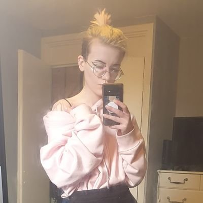 IonaKemp's profile picture. 26
Cosplayer
Artist
Army 💜