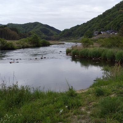 退職後、高校国語講師として勤務。京都の宇治・南山城・奈良の月ヶ瀬などの文学の調査をライフワークにしています。資料情報などあればよろしくお願いします。著書『詩歌とめぐる南山城・月ケ瀬』『宇治の文学碑を歩く』『青谷梅林文学散歩』他。