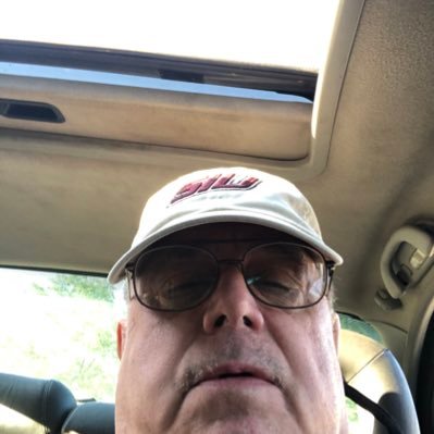 robertc39072963's profile picture. 