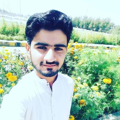 تیری یادوں کا میری آنکھوں سے کچھ رشتہ ضرور ہے
میں جب تجھے یاد کرتا ہوں یہ رو پڑ تی ہیں۔