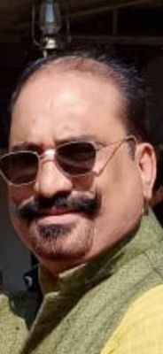 KaranSButola1's profile picture. books