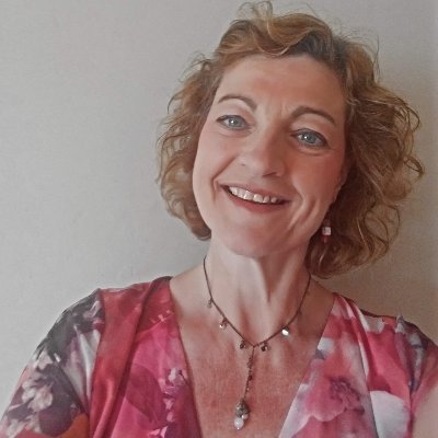 Guiding career women from negative life patterns to triumphant transformation and empowerment. Guiding them to take back their control.
CEO https://t.co/MQvntAbJRa