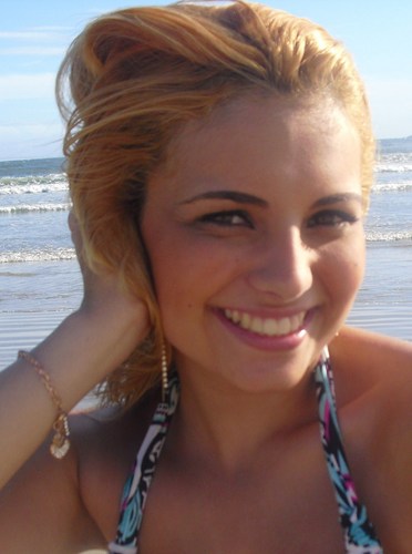 brasileira, 21 anos, paulista.