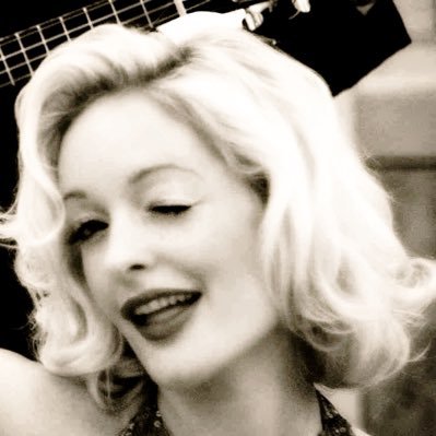 Jazz singer & drummer also know as Kitty Harrison ジャズとウイスキー Strayhorn, Sonny & Monk it's all #JAZZ baby! @KittyLaRoar @NickShankland NO DMs please 💋