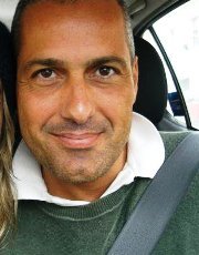 zigzano's profile picture. 