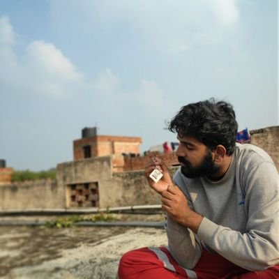 AkhilGirija's profile picture. PhDing @JNU_official_50. Post Graduate member of @RoyalHistSoc . Public Speaker #WithLoveAkhil Podcast. Queer Histories and History of Crafts!