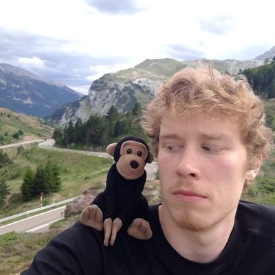 Just a weird gamer boy... that likes creating art... and travelling 🌎
Instagram:
harry_has_tings
hjh.designs
https://t.co/OFCiy99RIG